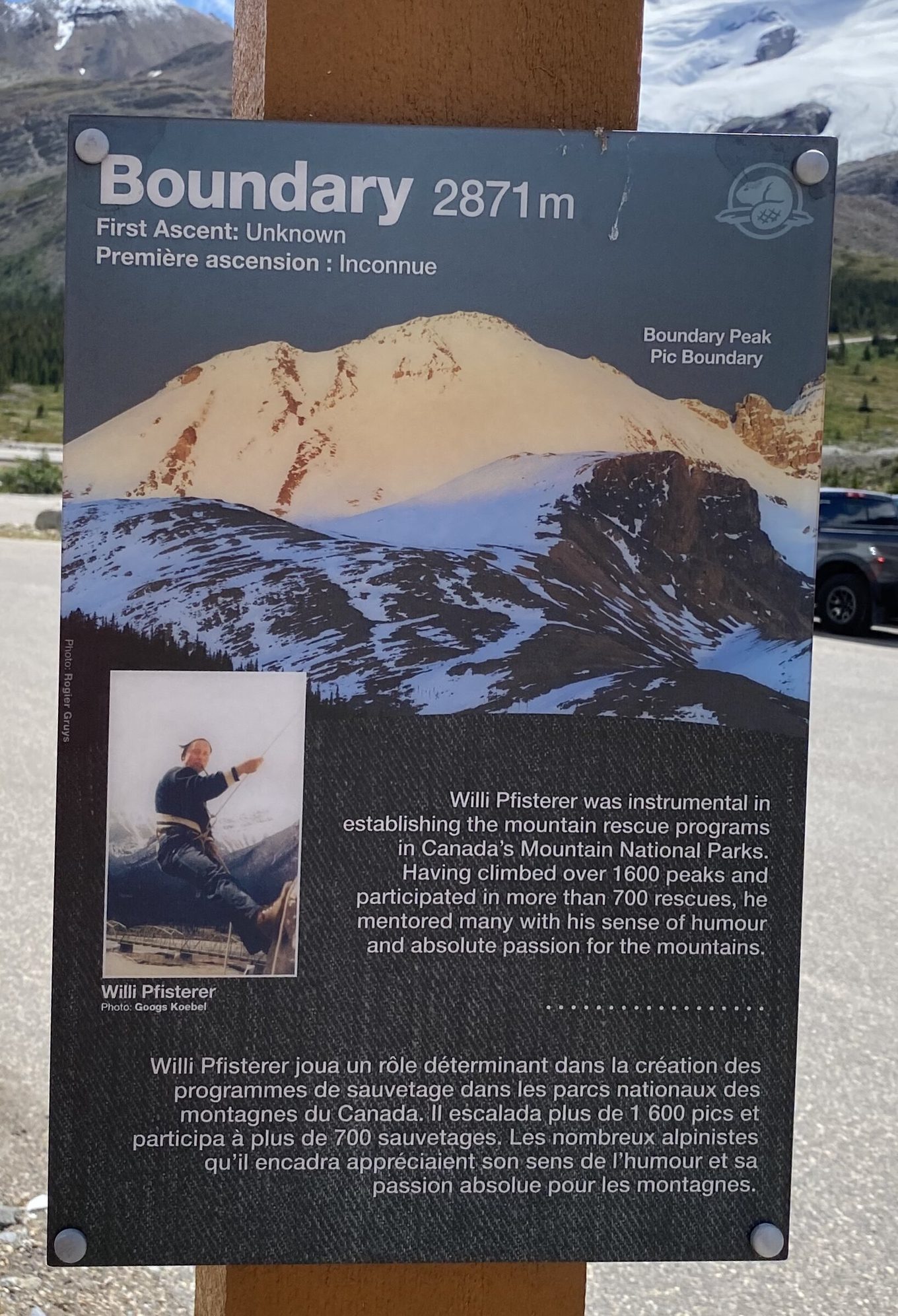 Boundary peak interpretive sign